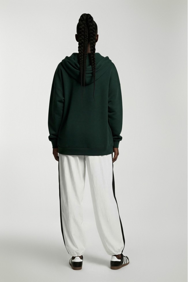 ΖΑΚΕΤΑ ΒΑΜΒΑΚΕΡΗ OVERSIZED ΜΕ ΚΟΥΚΟΥΛΑ