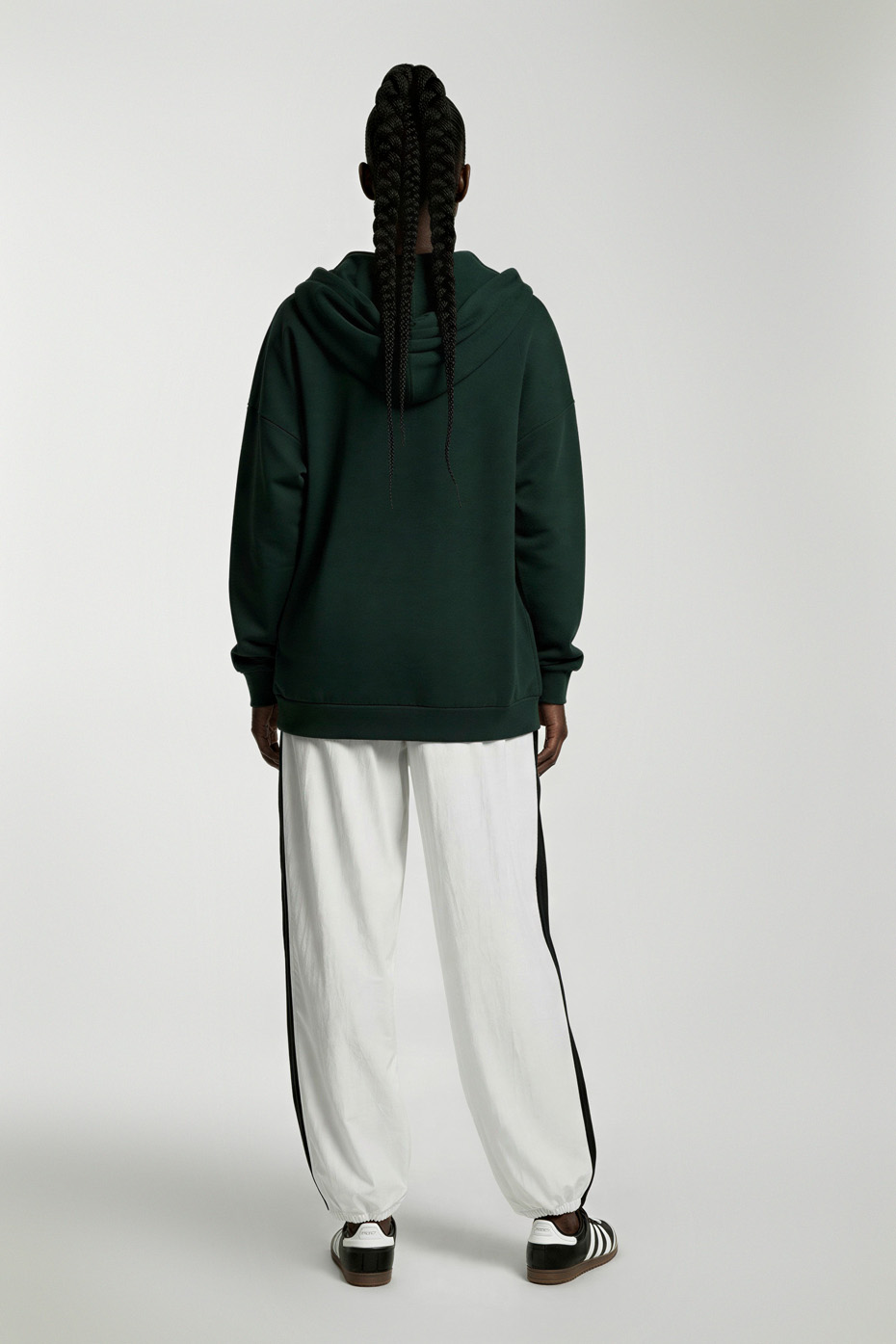 ΖΑΚΕΤΑ ΒΑΜΒΑΚΕΡΗ OVERSIZED ΜΕ ΚΟΥΚΟΥΛΑ
