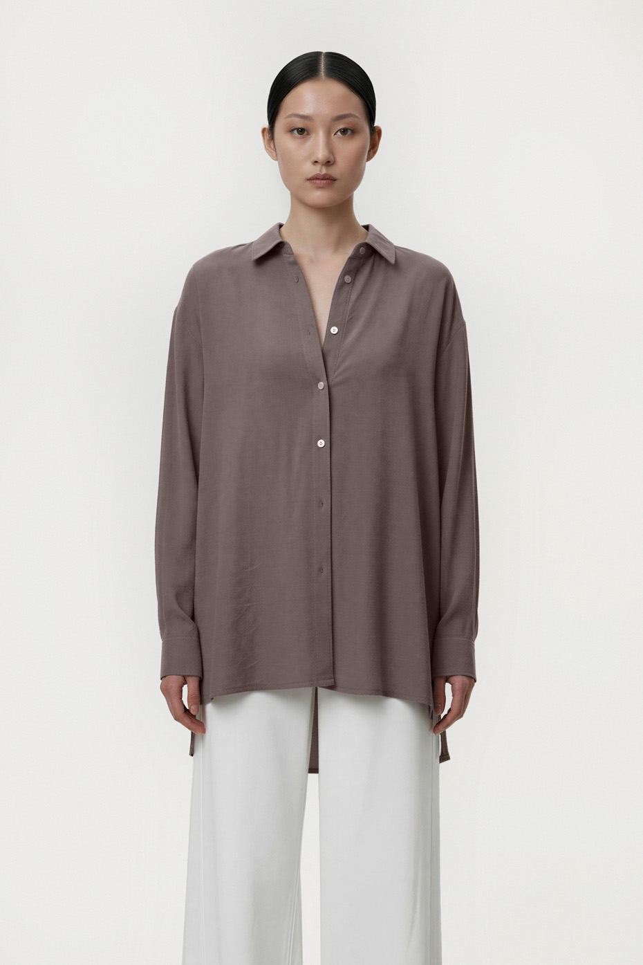ΠΟΥΚΑΜΙΣΟ OVERSIZED ΜΕ ΠΙΣΩ ΠΙΕΤΑ