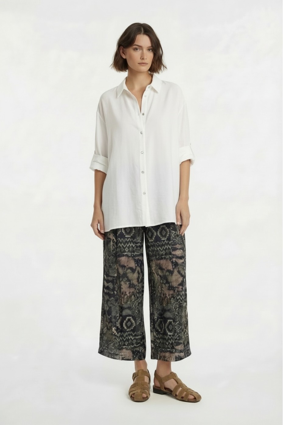 ΠΟΥΚΑΜΙΣΟ OVERSIZED ΜΕ ΠΙΣΩ ΠΙΕΤΑ