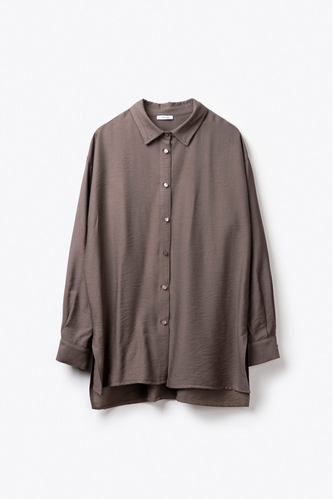 ΠΟΥΚΑΜΙΣΟ OVERSIZED ΜΕ ΠΙΣΩ ΠΙΕΤΑ