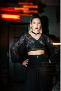 CROP TOP ΜΕ ΔΑΝΤΕΛΑ ZOE BLACK