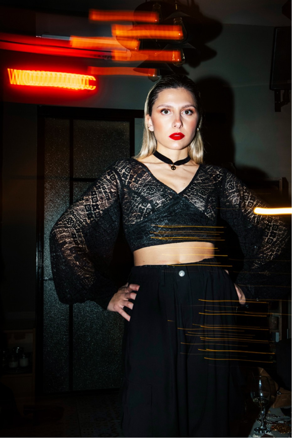 CROP TOP ΜΕ ΔΑΝΤΕΛΑ ZOE BLACK