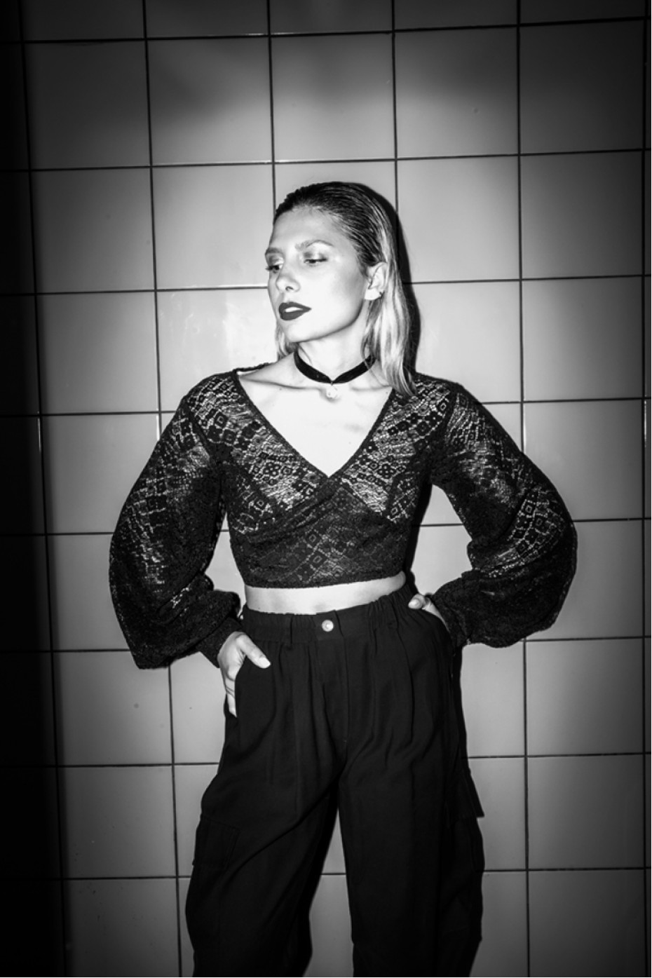 CROP TOP ΜΕ ΔΑΝΤΕΛΑ ZOE BLACK