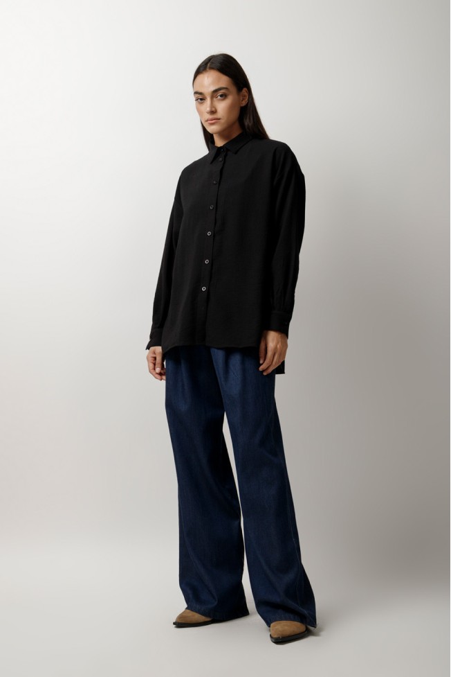 ΠΟΥΚΑΜΙΣΟ OVERSIZED ΜΕ ΠΙΣΩ ΠΙΕΤΑ
